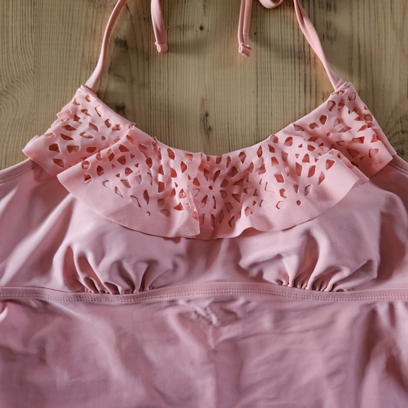 Liz Lange Maternity Women's Swim Tankini Top - Picture 5 of 5